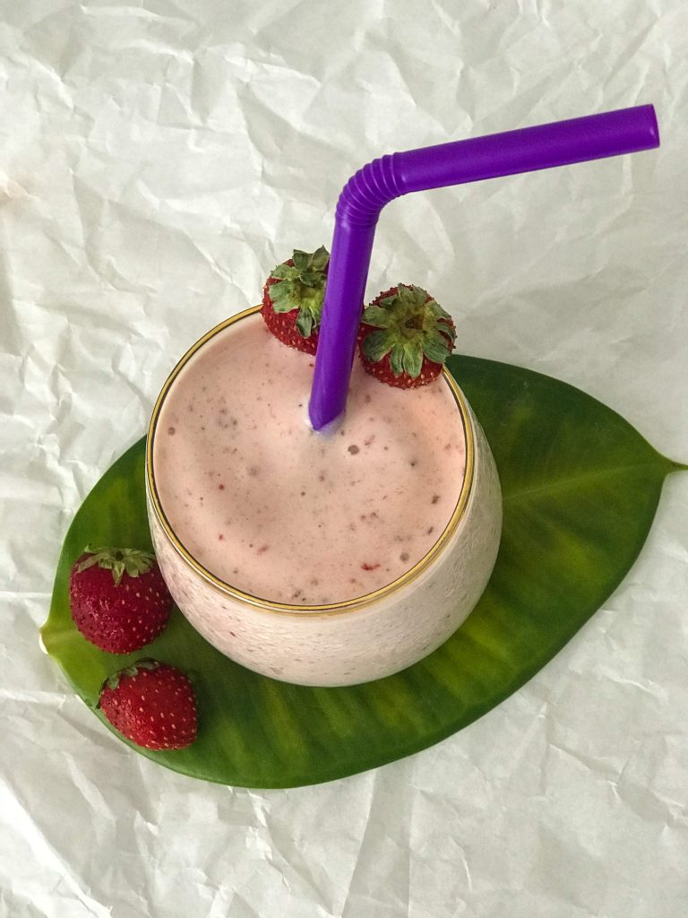 muzlu çilekli smoothie tarifi